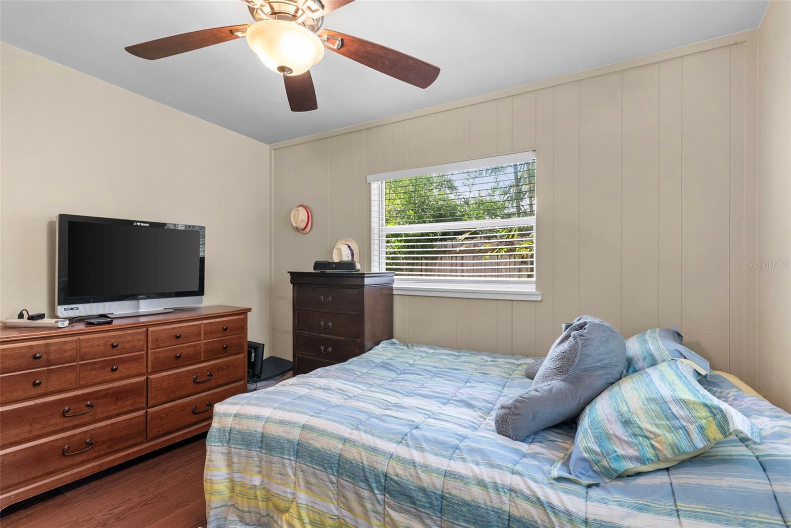 SUNSHINE GARDENS - Residential Lease
