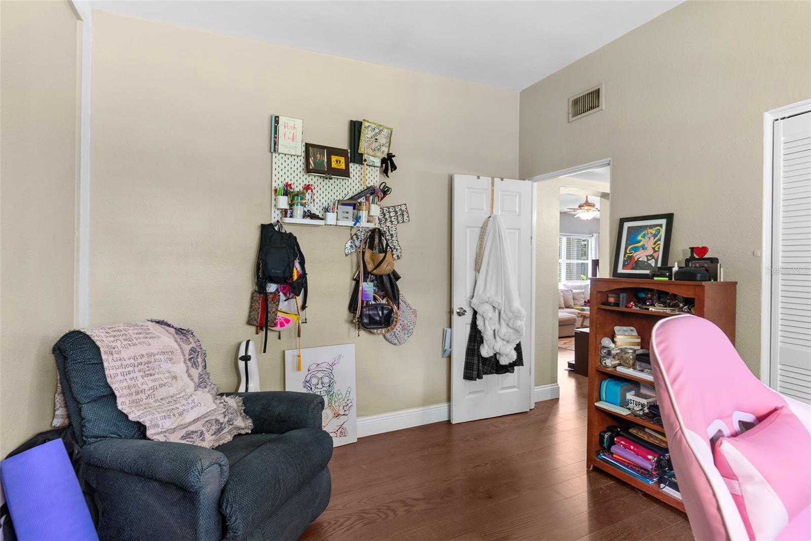 SUNSHINE GARDENS - Residential Lease