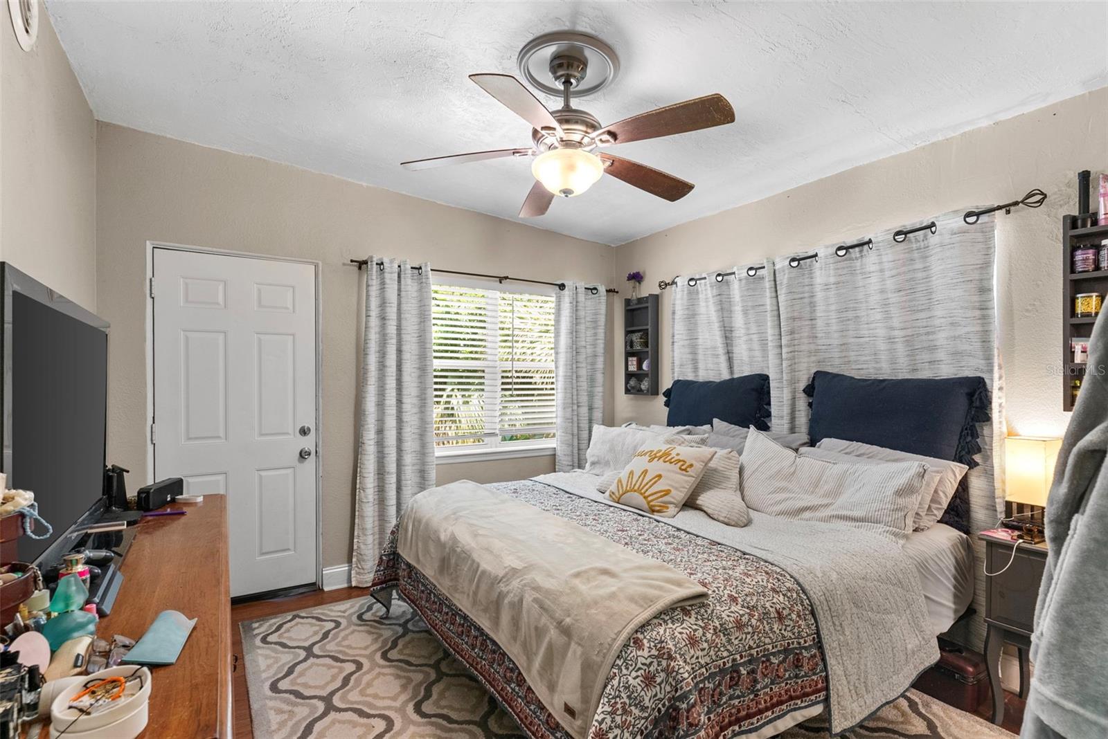 SUNSHINE GARDENS - Residential Lease