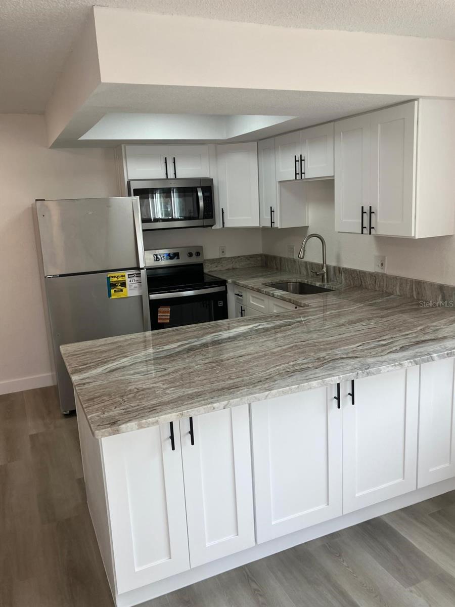 CEDAR POINTE CONDO PH 02 - Residential