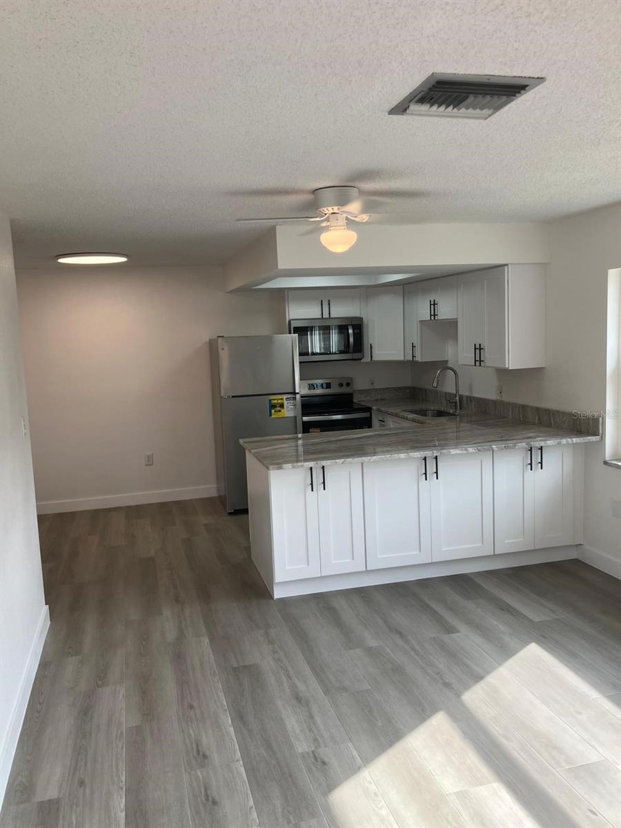 CEDAR POINTE CONDO PH 02 - Residential