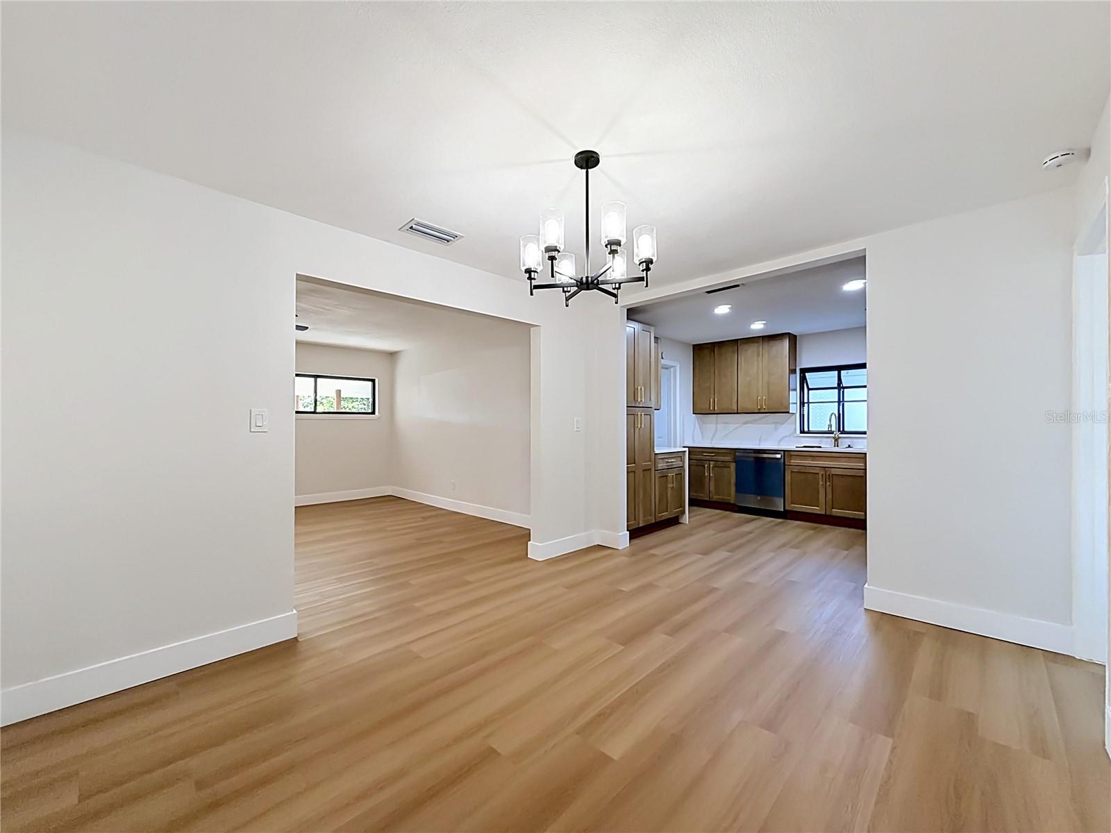 CRYSTAL LAKE MANOR - Residential