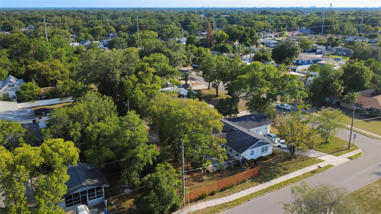 CRYSTAL LAKE MANOR - Residential