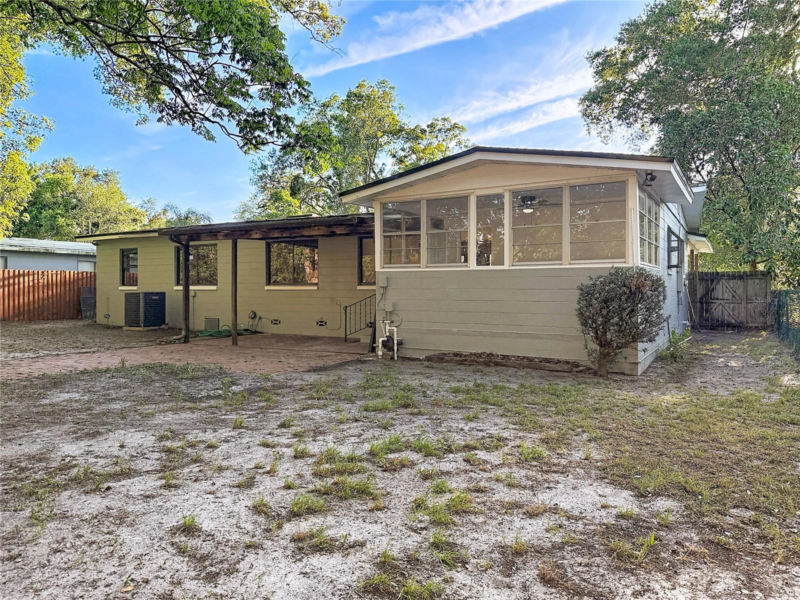 CRYSTAL LAKE MANOR - Residential
