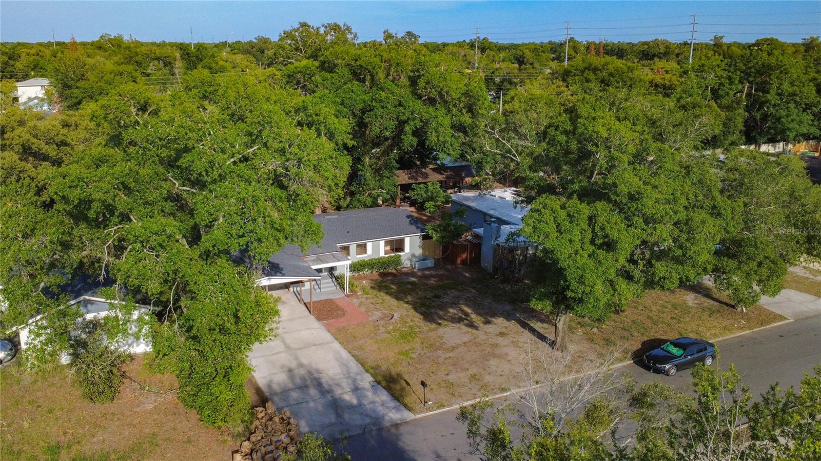 CRYSTAL LAKE MANOR - Residential