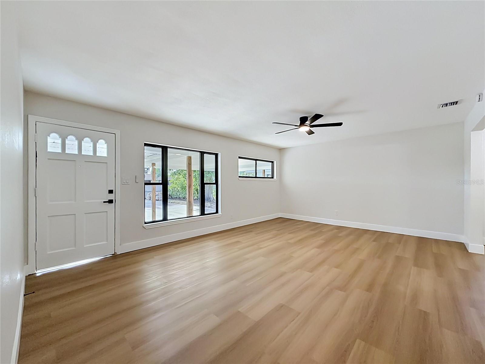CRYSTAL LAKE MANOR - Residential