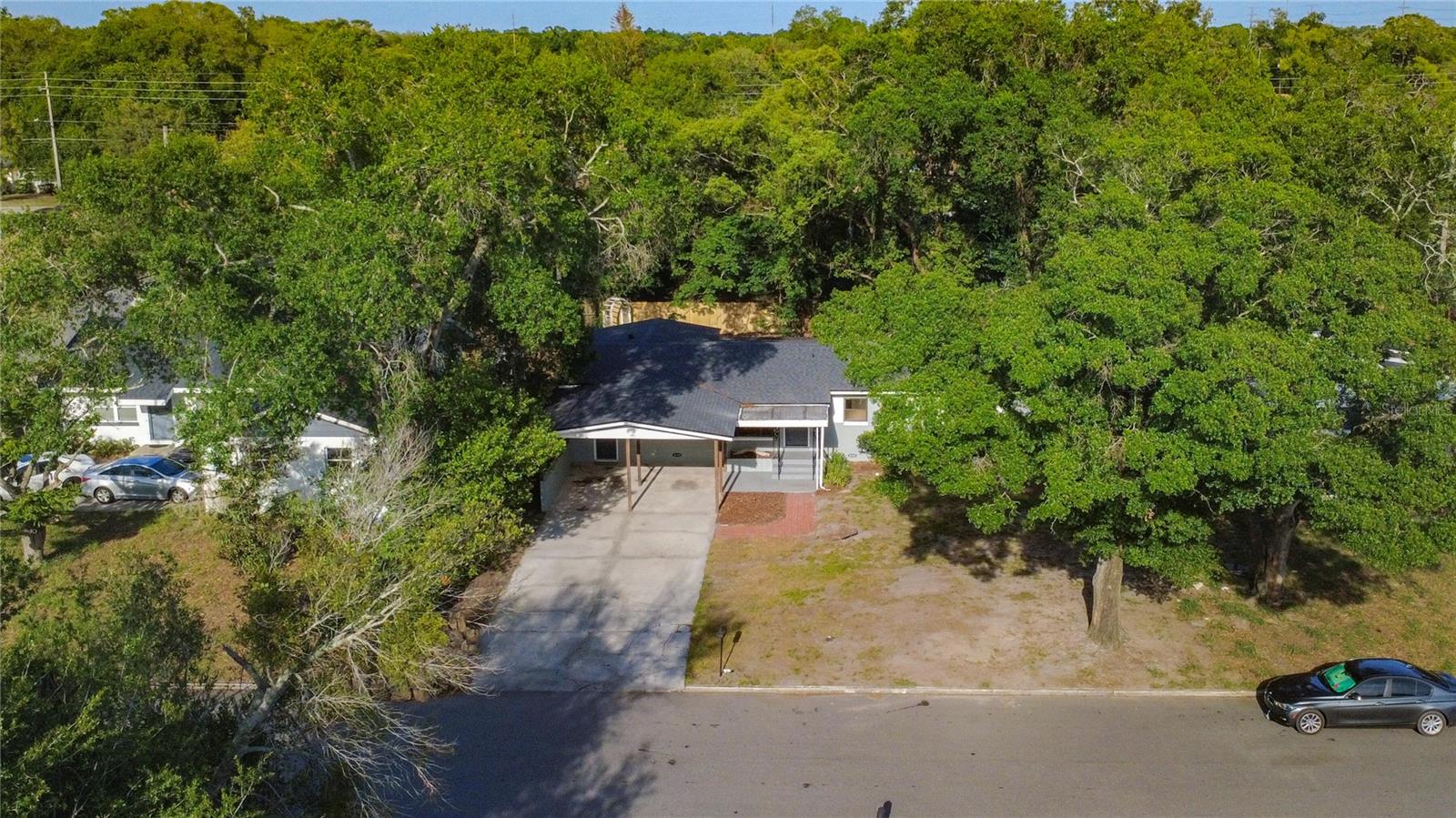 CRYSTAL LAKE MANOR - Residential