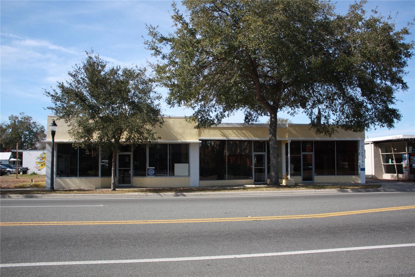 BRUSH ADD TO GVILLE-ZETROUER - Commercial Lease