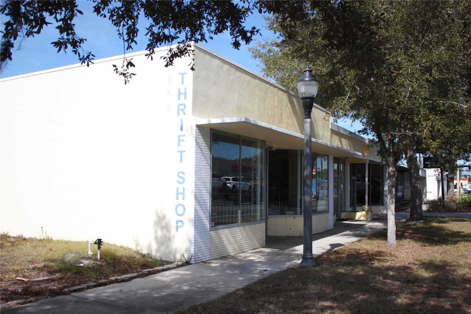 BRUSH ADD TO GVILLE-ZETROUER - Commercial Lease