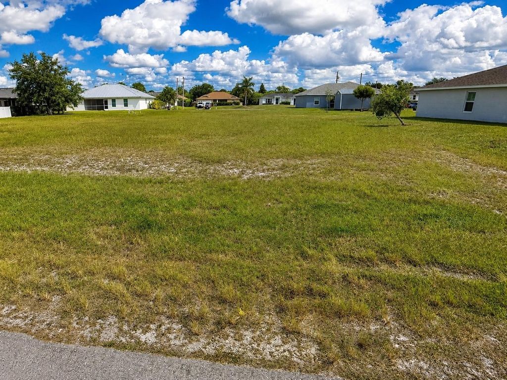 Photo of 3813 NE 23rd Avenue, Cape Coral, FL 33909 (MLS # OM724094)