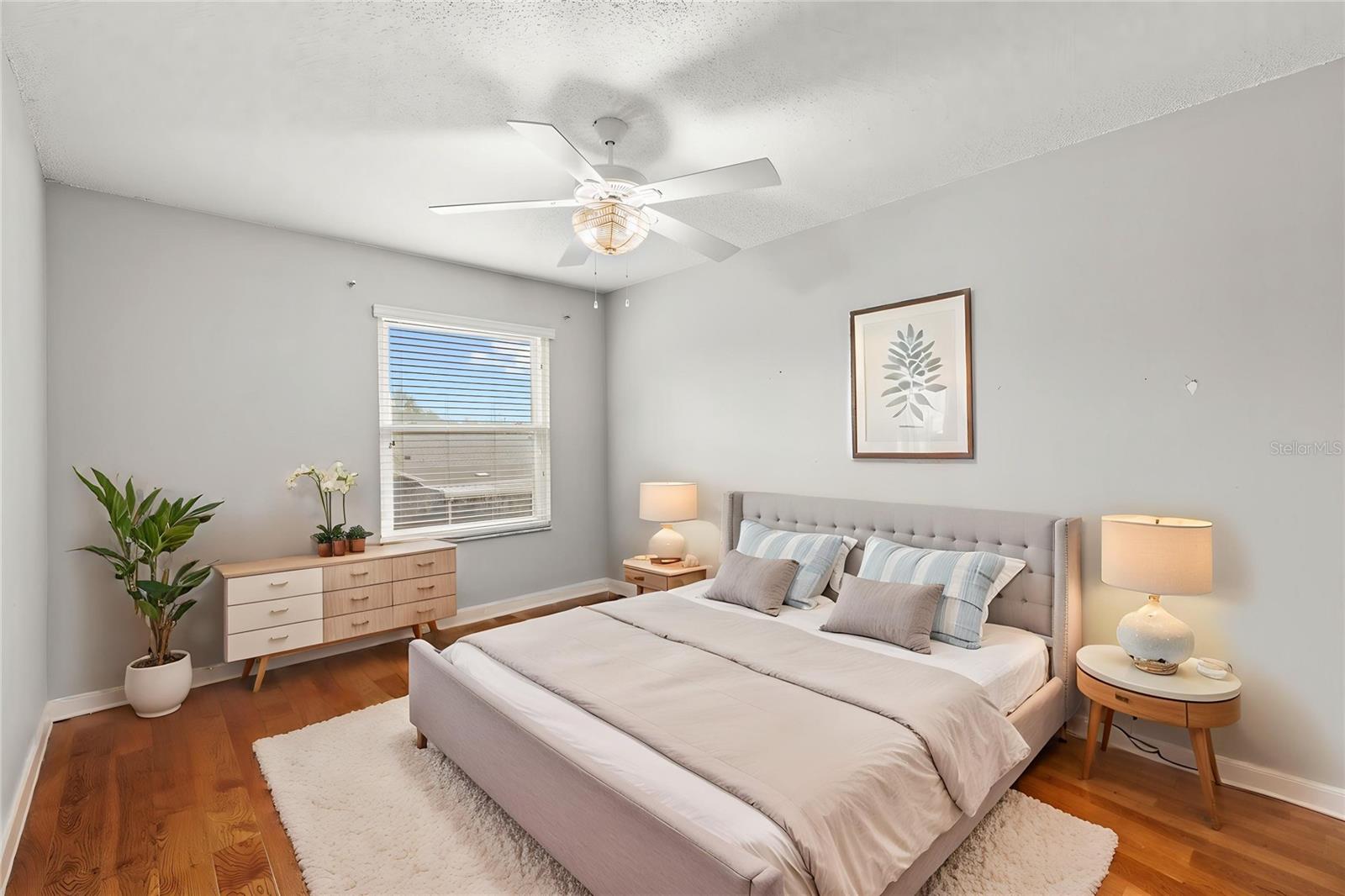 HYDE PARK - Residential