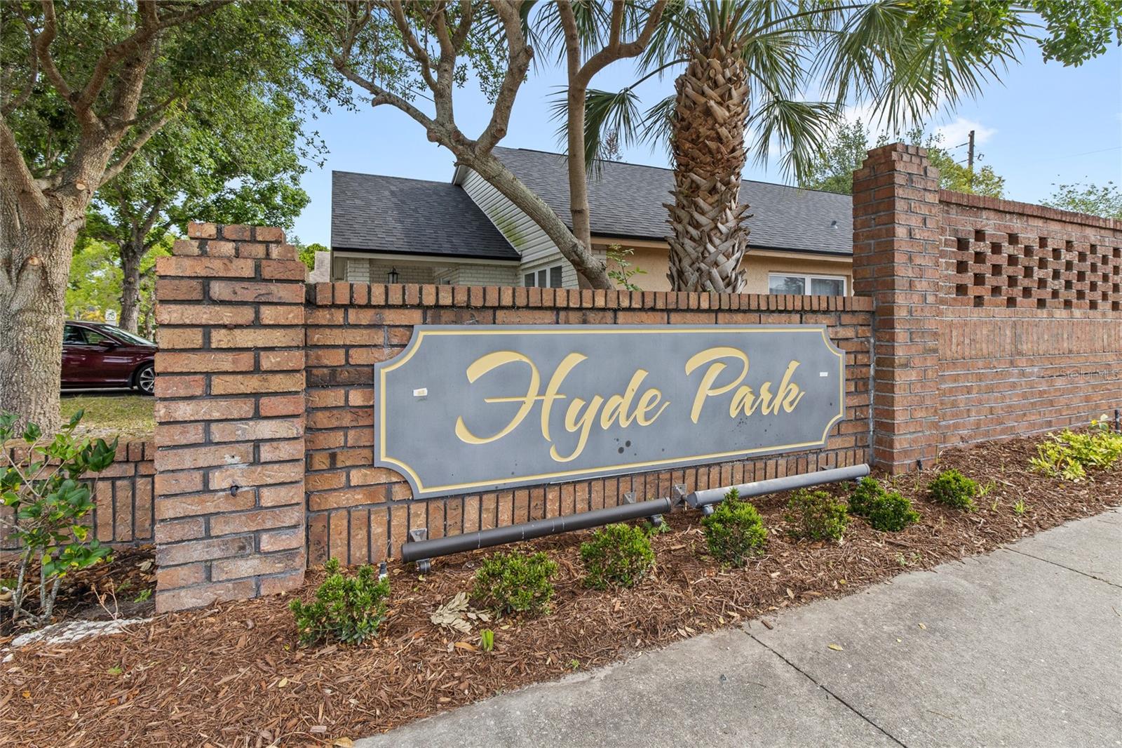 HYDE PARK - Residential