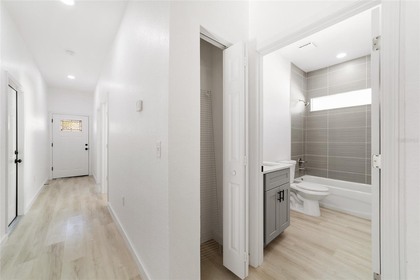 SABAL PARK - Residential