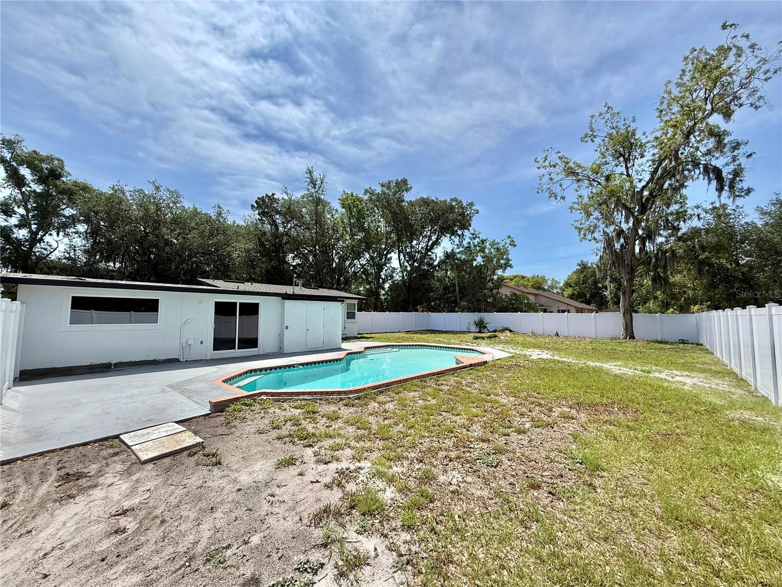 ORLANDO IMPROV CO 03 - Residential Lease