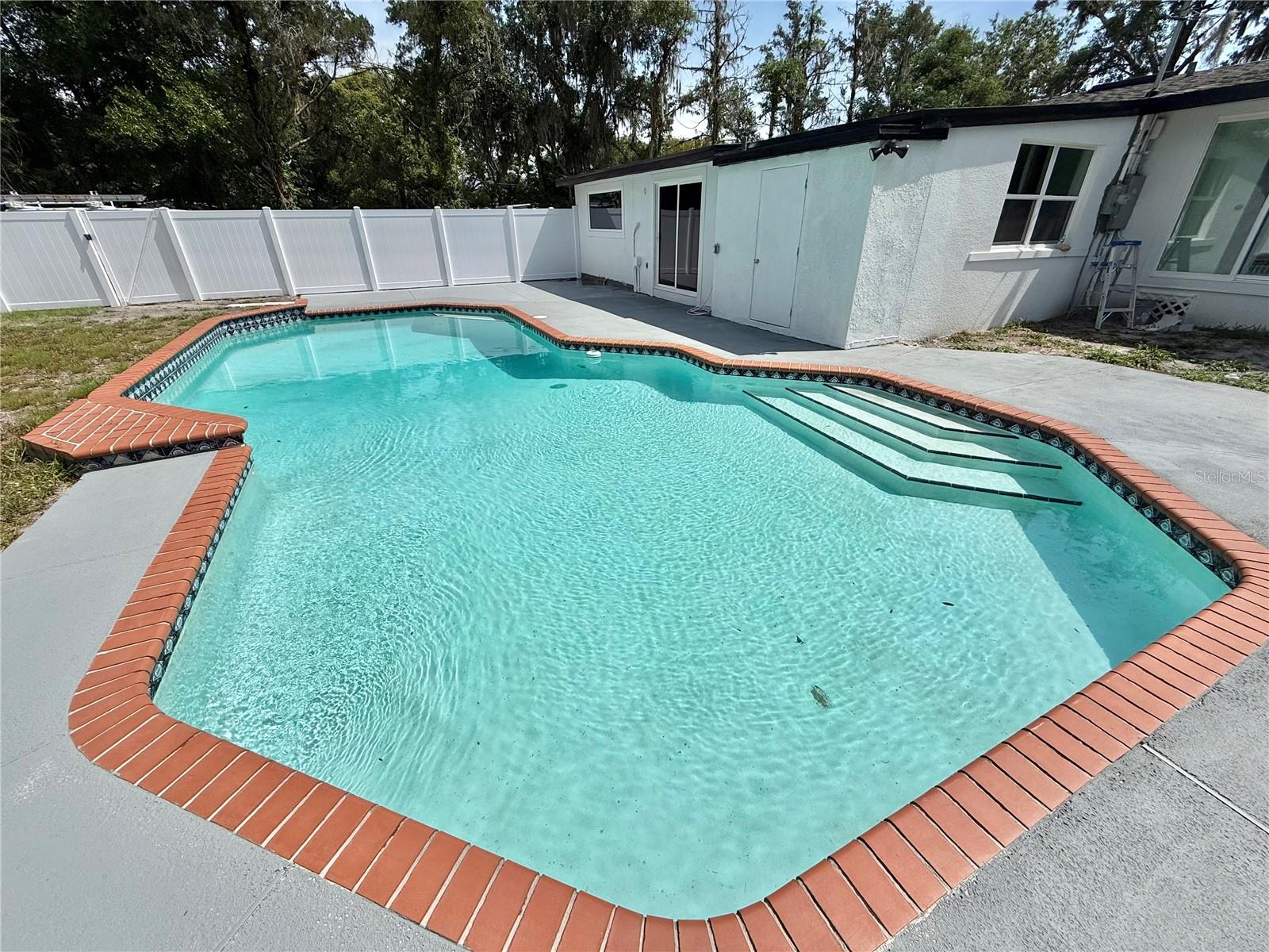 ORLANDO IMPROV CO 03 - Residential Lease