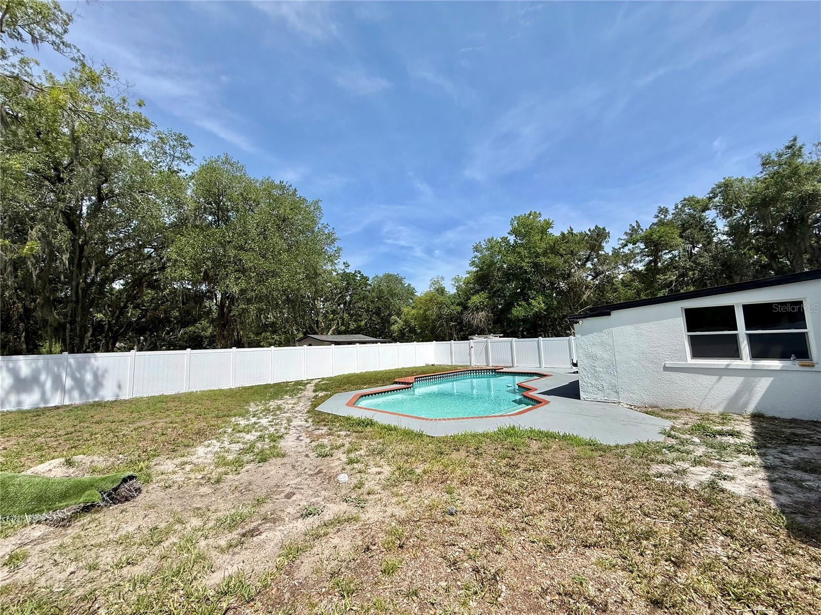 ORLANDO IMPROV CO 03 - Residential Lease