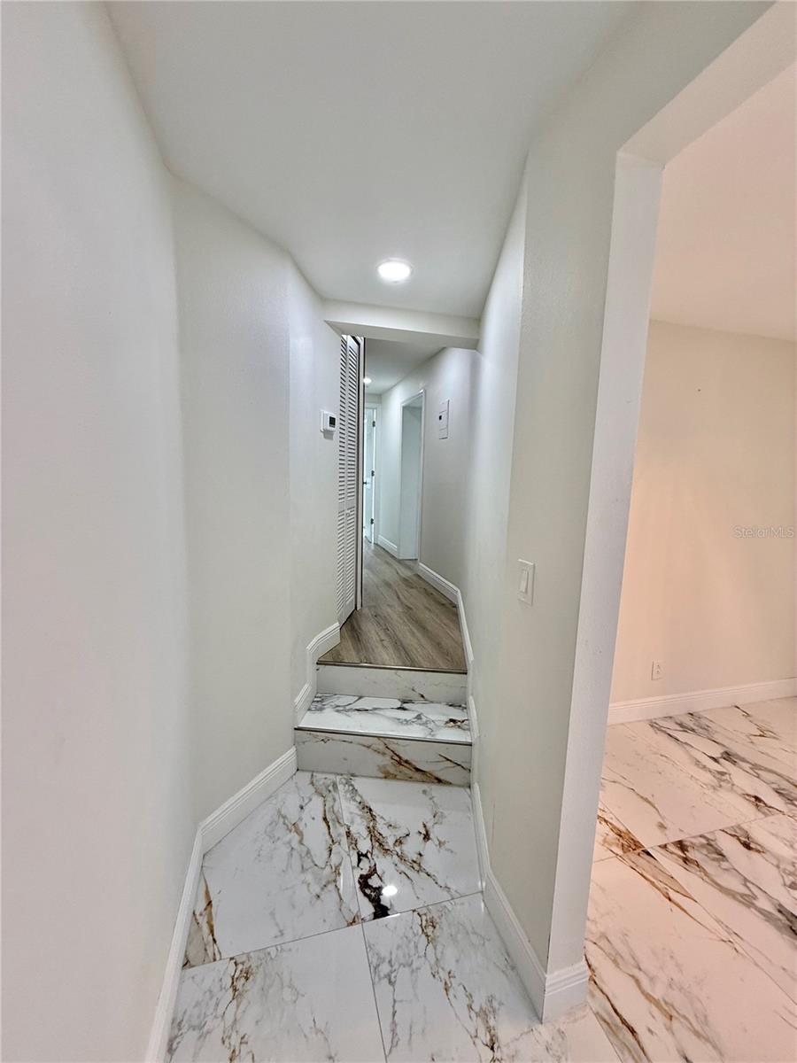 ORLANDO IMPROV CO 03 - Residential Lease