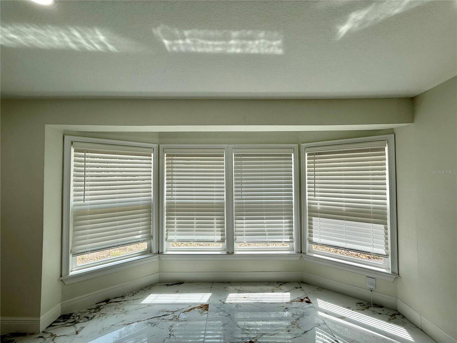 ORLANDO IMPROV CO 03 - Residential Lease