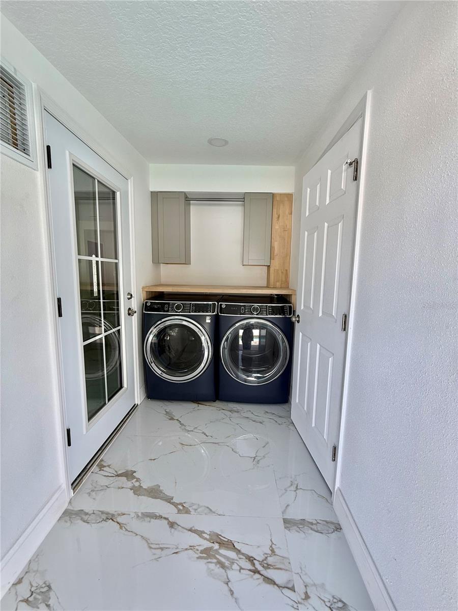 ORLANDO IMPROV CO 03 - Residential Lease