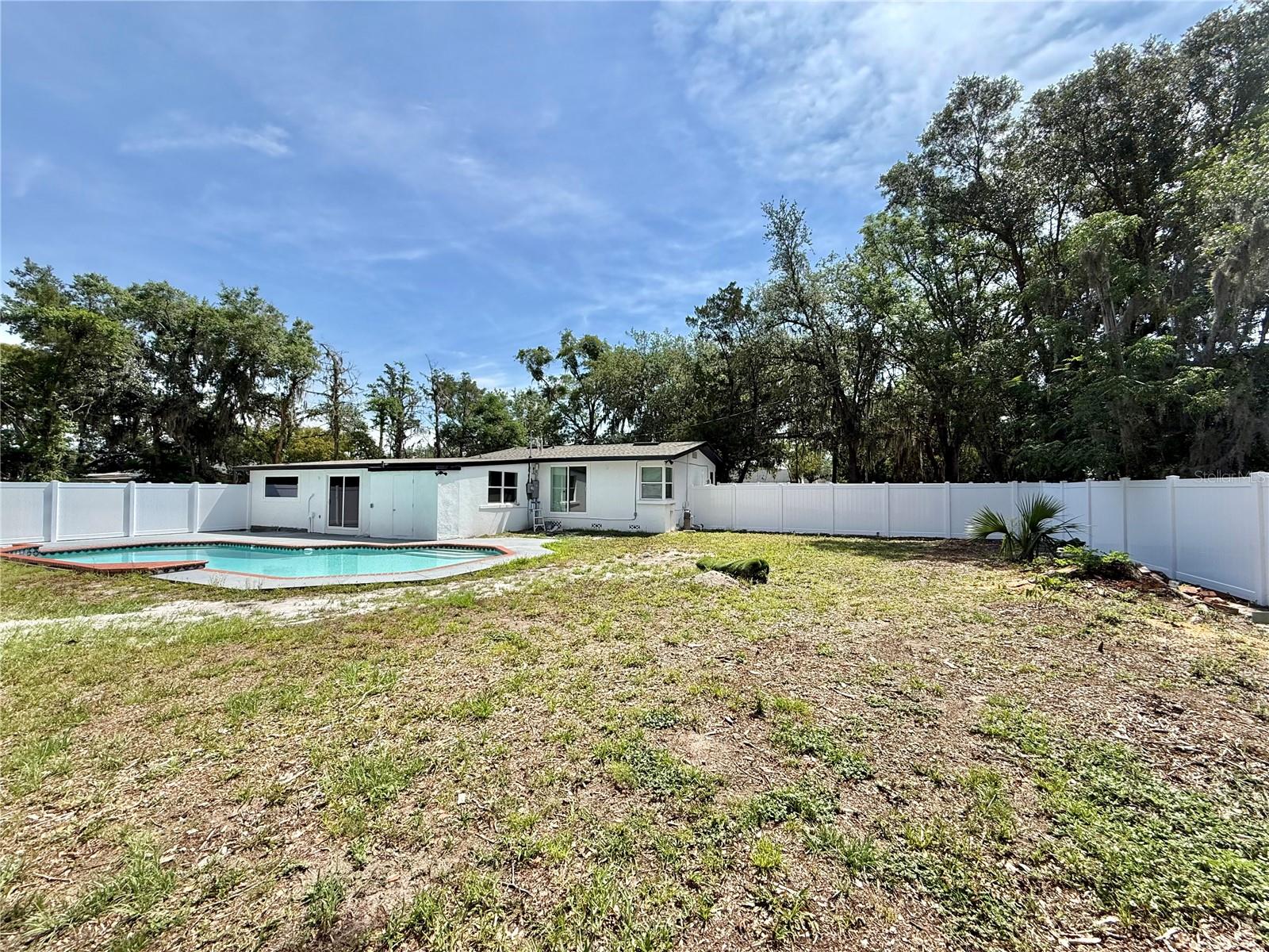 ORLANDO IMPROV CO 03 - Residential Lease