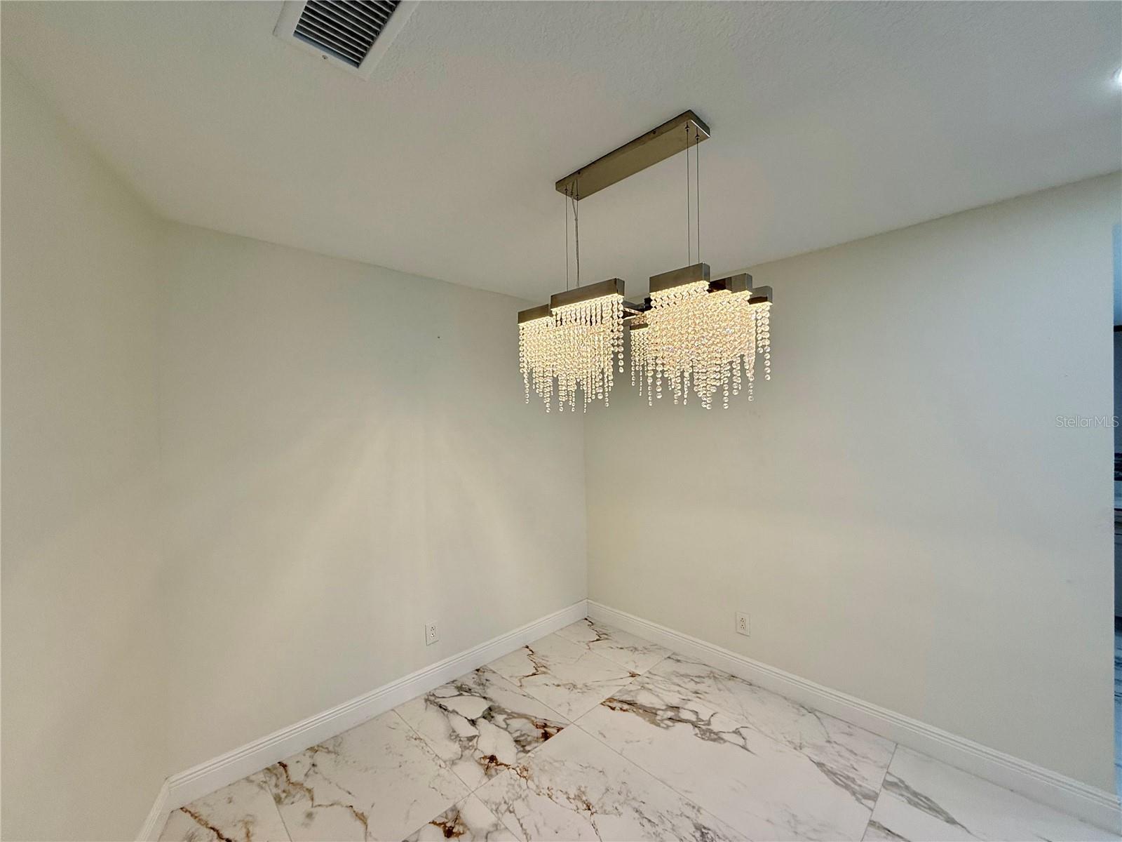 ORLANDO IMPROV CO 03 - Residential Lease