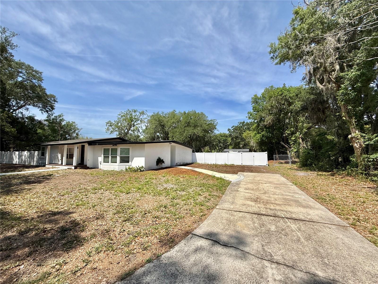 ORLANDO IMPROV CO 03 - Residential Lease