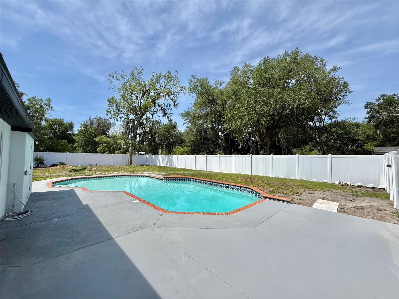 ORLANDO IMPROV CO 03 - Residential Lease