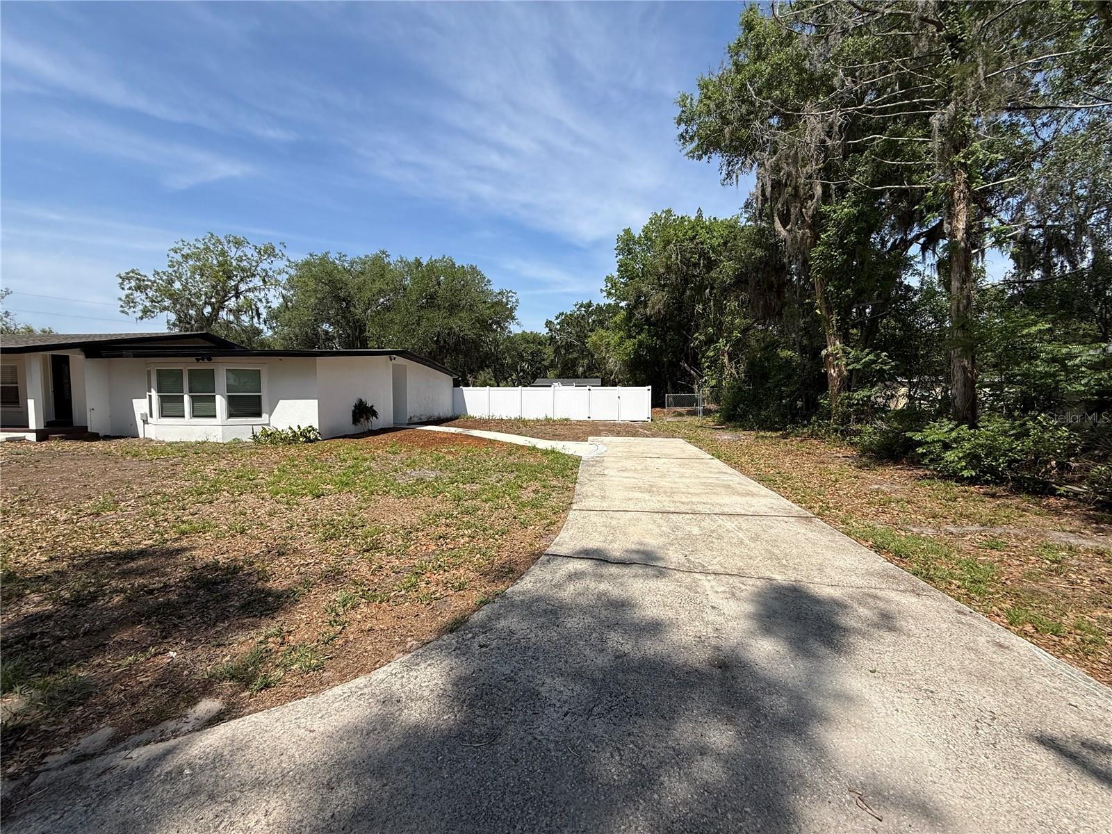 ORLANDO IMPROV CO 03 - Residential Lease