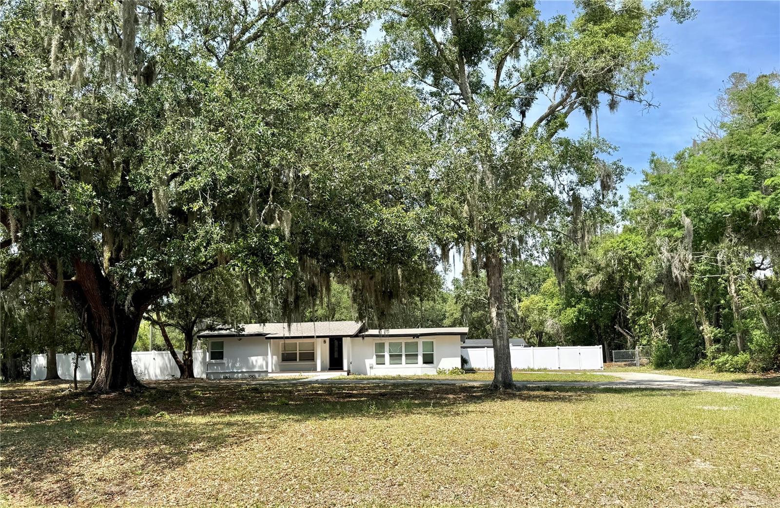 ORLANDO IMPROV CO 03 - Residential Lease