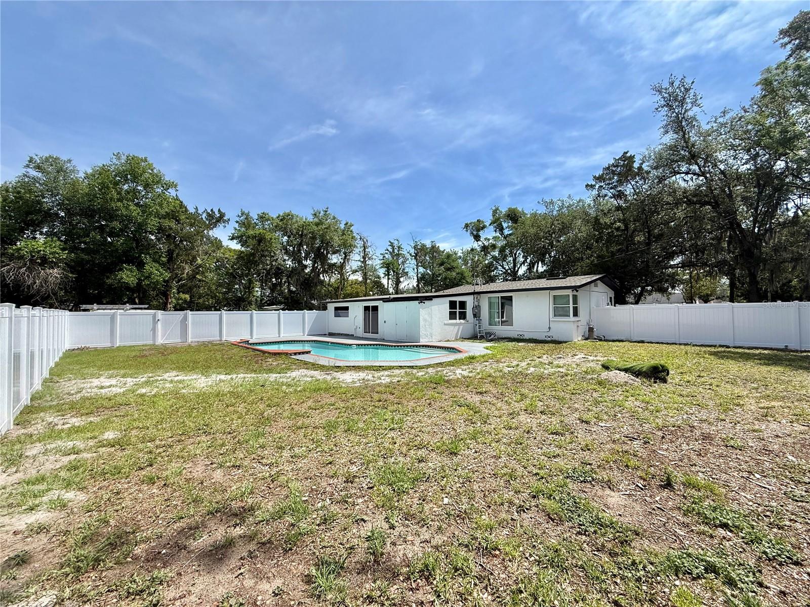 ORLANDO IMPROV CO 03 - Residential Lease
