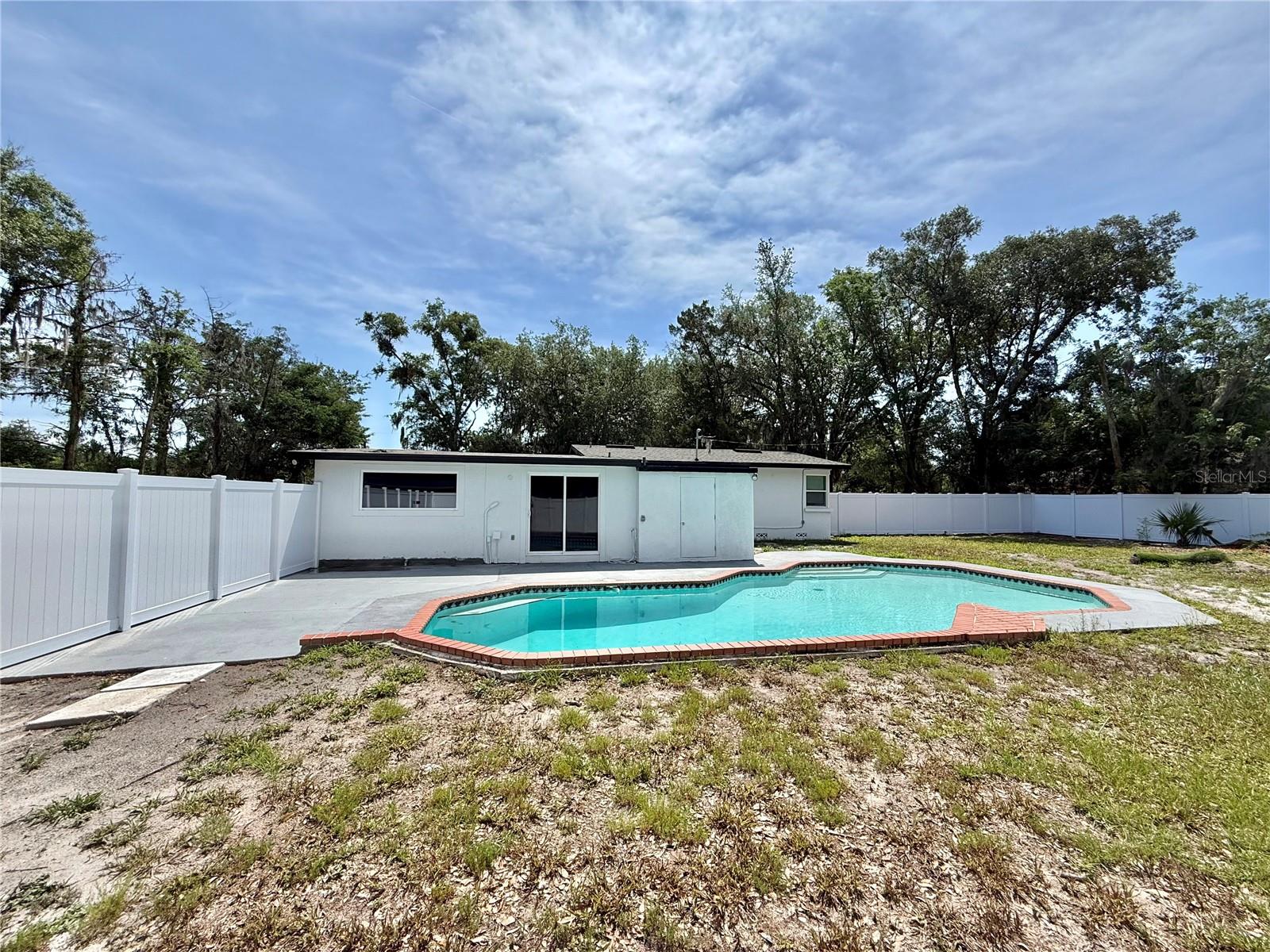 ORLANDO IMPROV CO 03 - Residential Lease