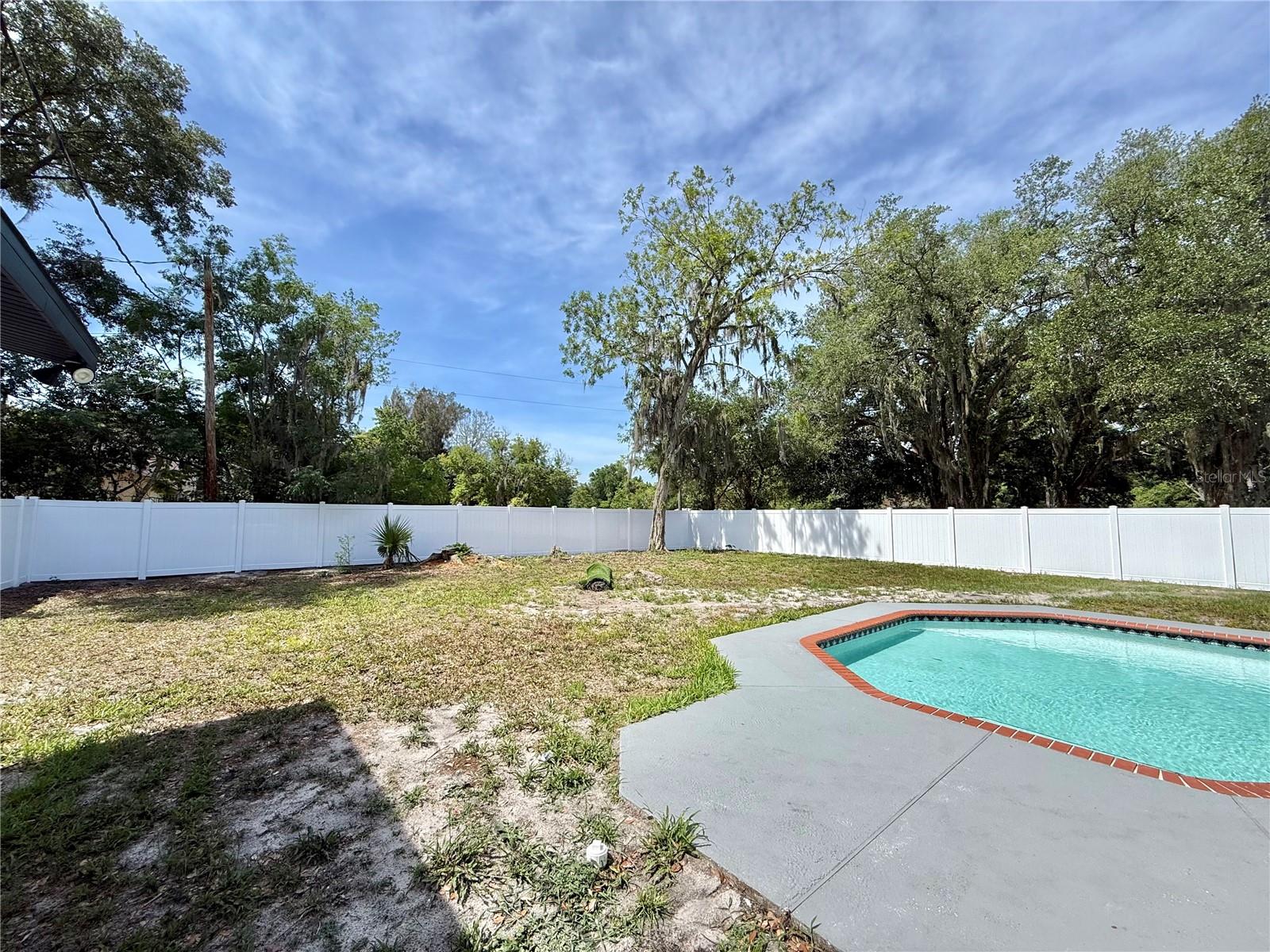 ORLANDO IMPROV CO 03 - Residential Lease