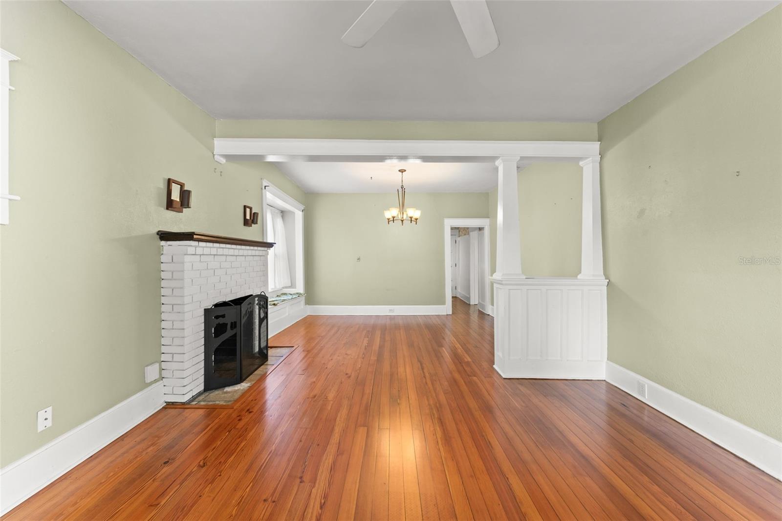 910 SHADY LANE DRIVE