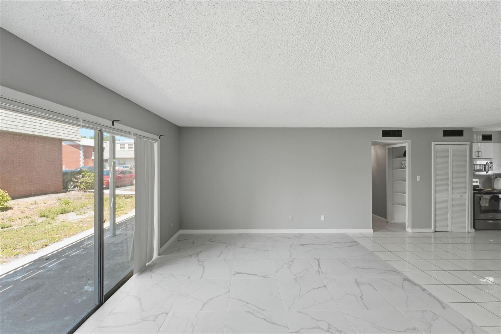 COLONIES - Residential