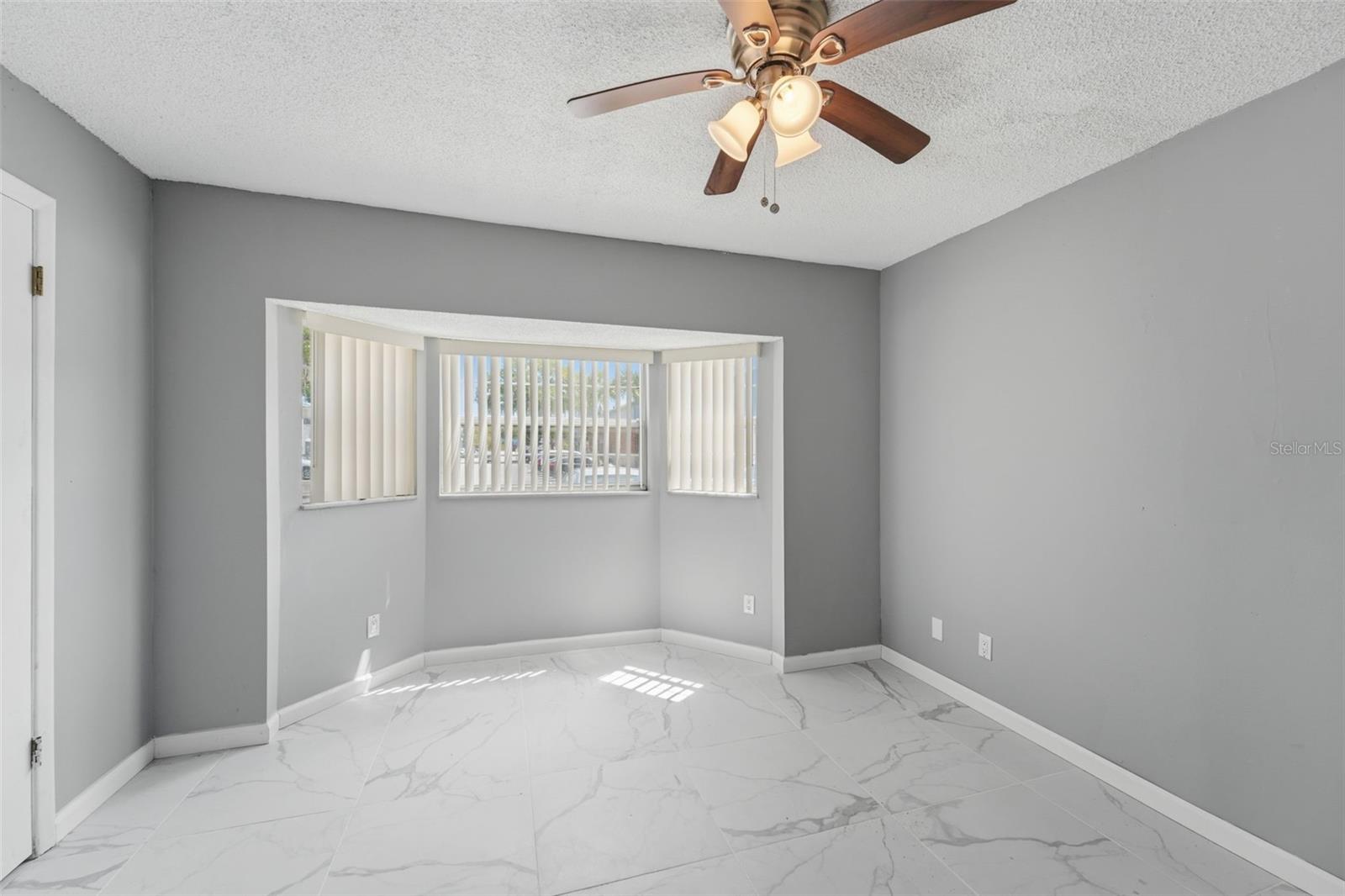 COLONIES - Residential