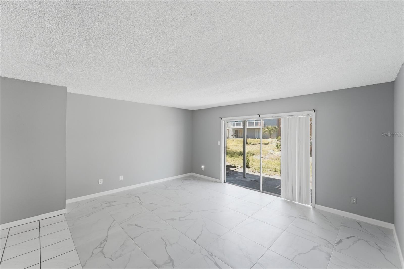 COLONIES - Residential