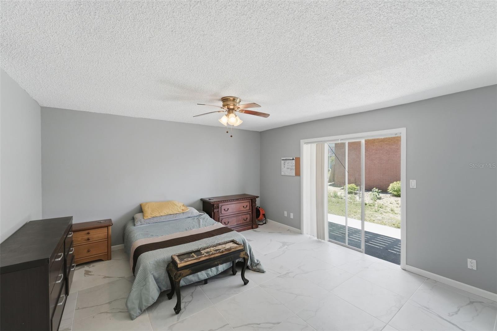 COLONIES - Residential