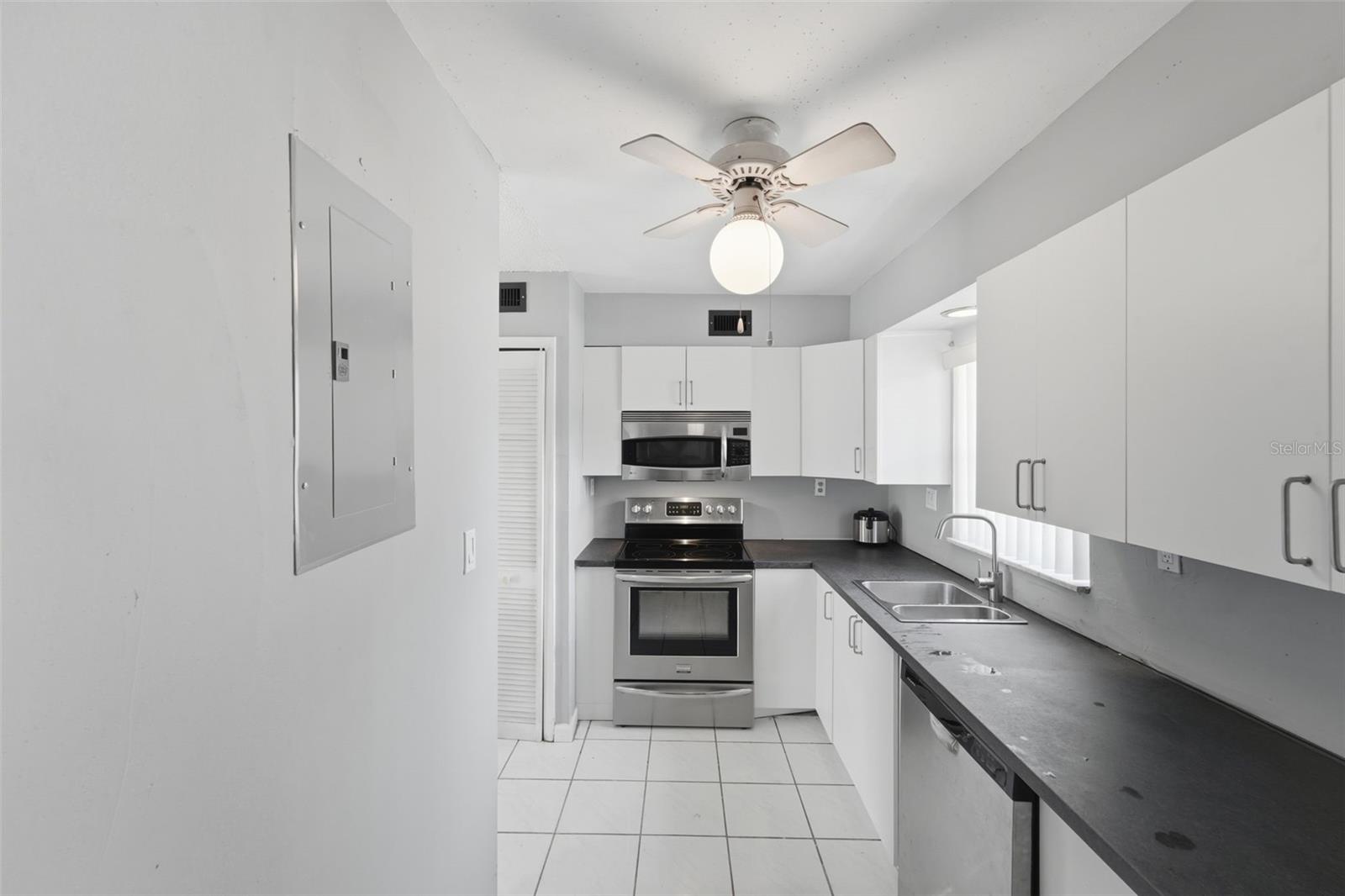 COLONIES - Residential