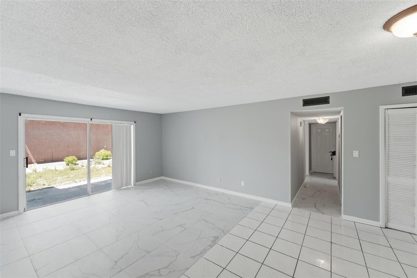 COLONIES - Residential