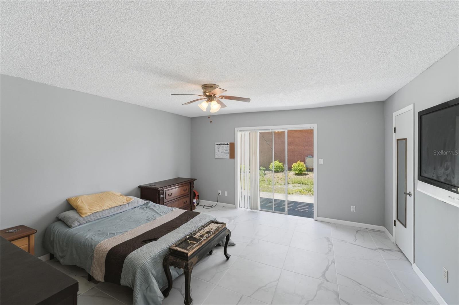 COLONIES - Residential