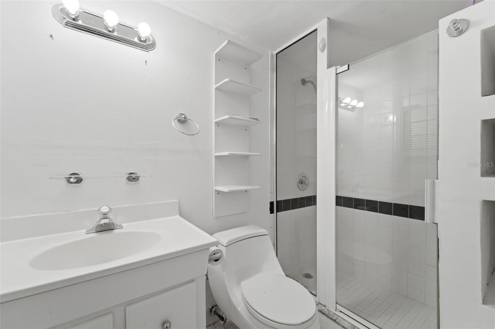 COLONIES - Residential