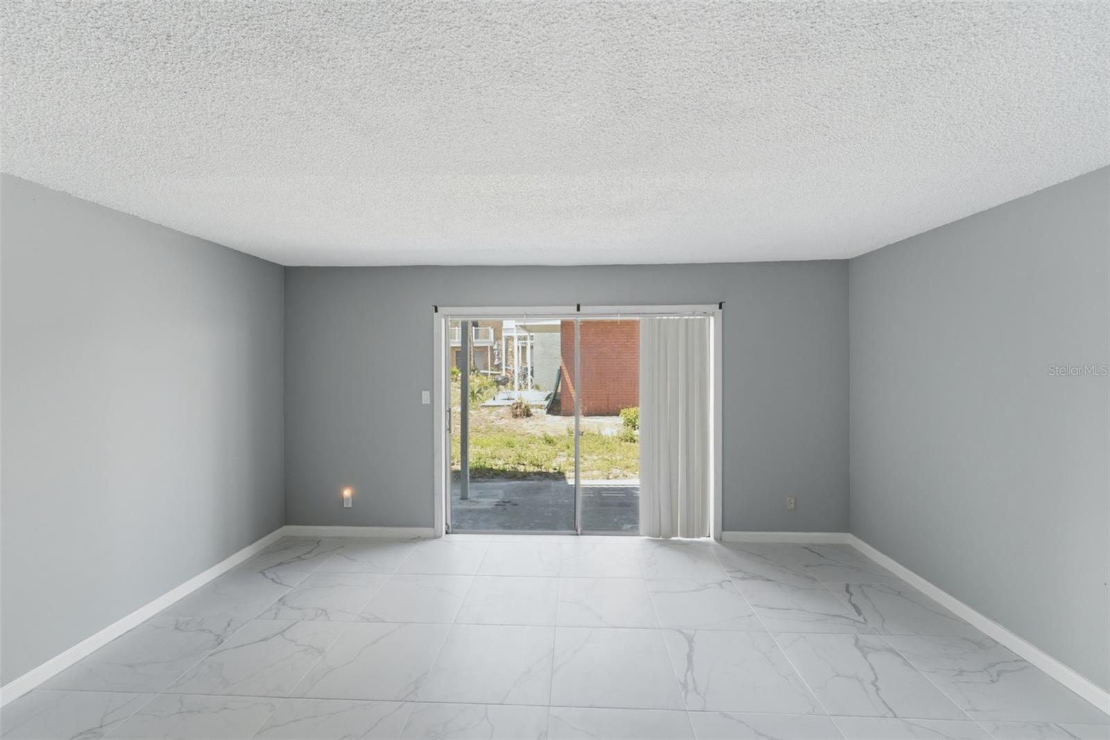 COLONIES - Residential