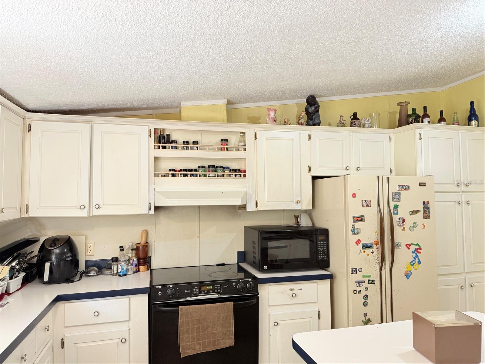 MEADOWBROOK RANCHES - Residential