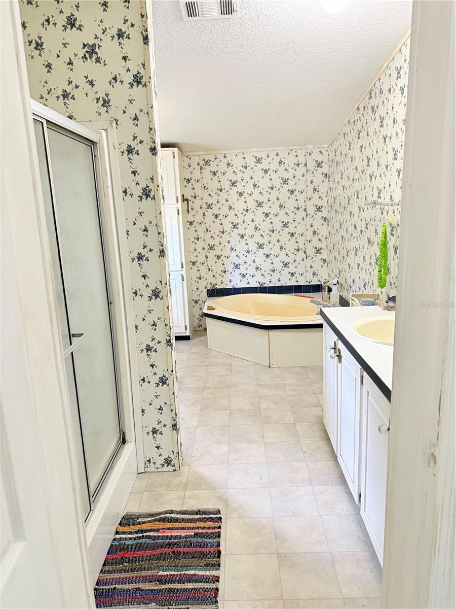 MEADOWBROOK RANCHES - Residential