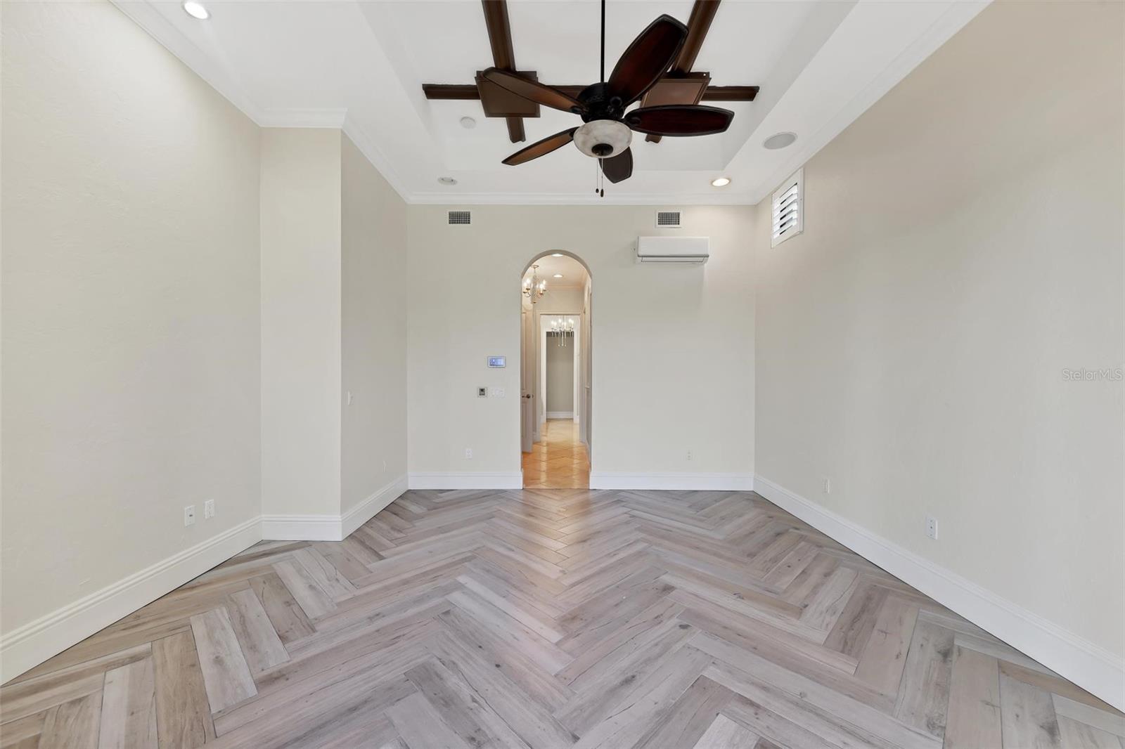 LEGENDS BAY - Residential