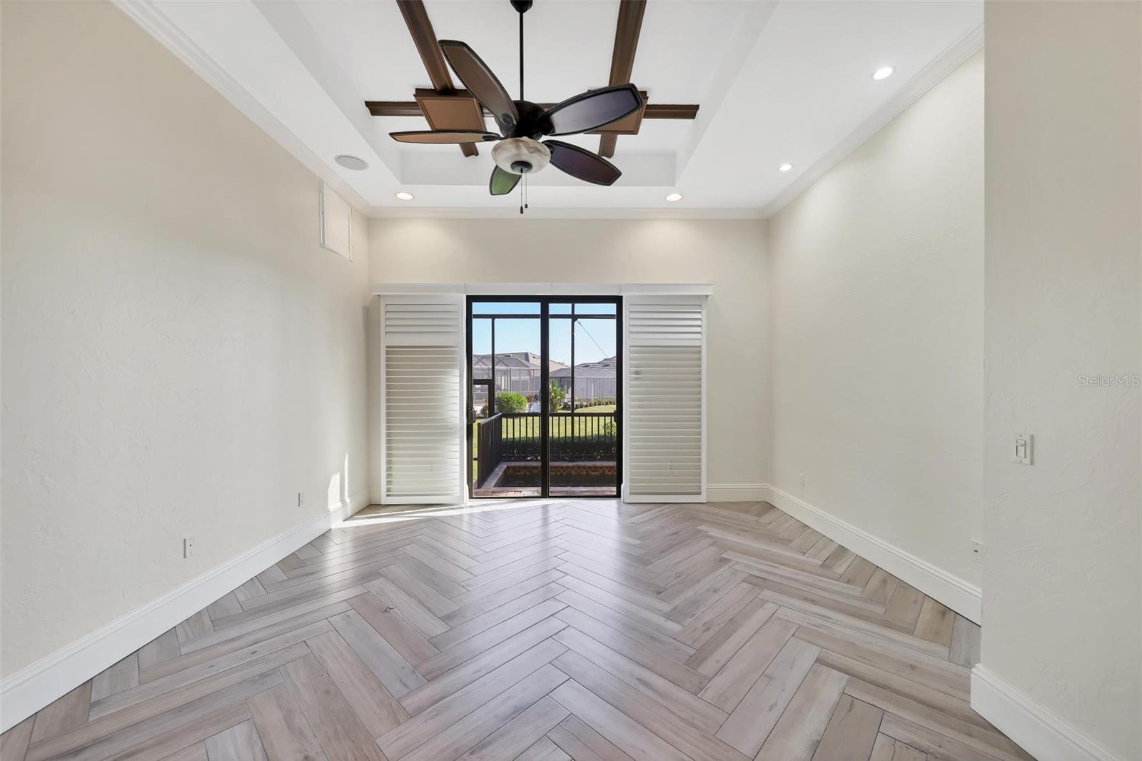 LEGENDS BAY - Residential