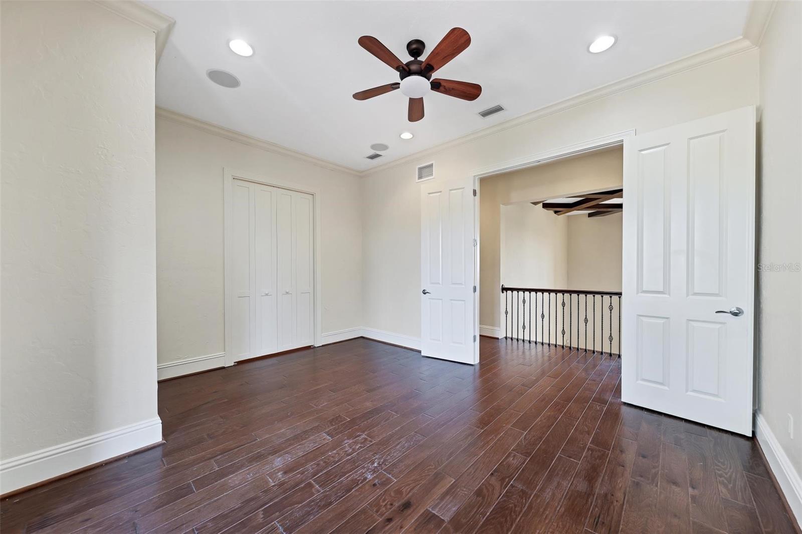 LEGENDS BAY - Residential