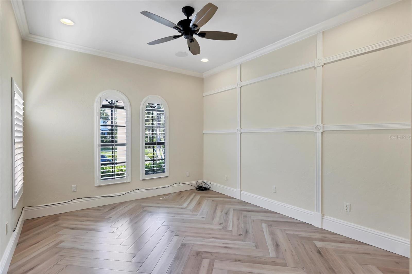 LEGENDS BAY - Residential