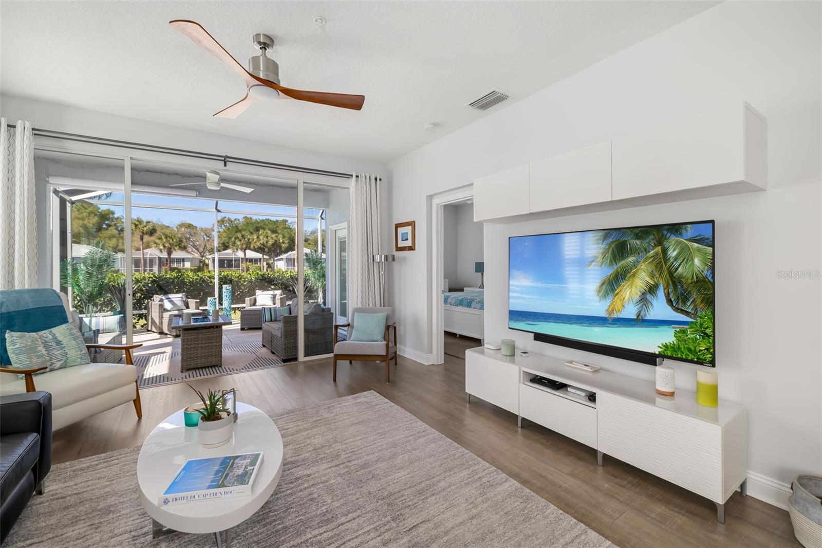 8109 - THE VILLAS 1 OF WATERSIDE VILLAGE - Residential