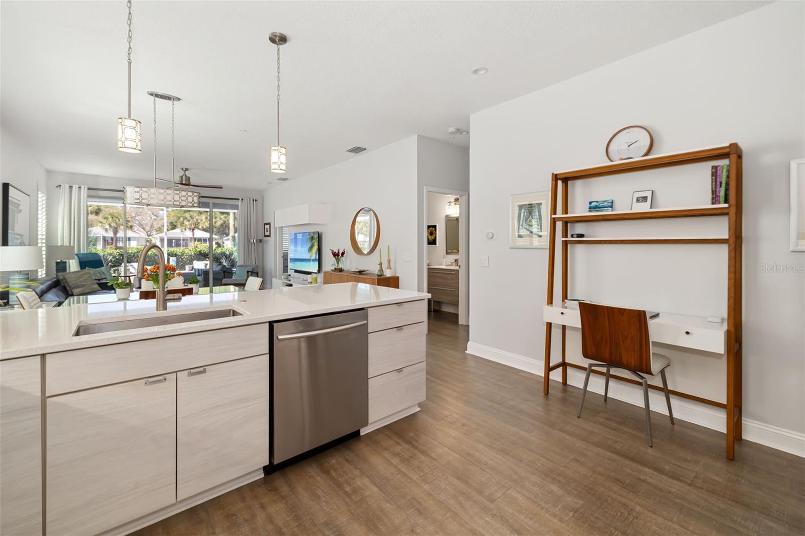 8109 - THE VILLAS 1 OF WATERSIDE VILLAGE - Residential